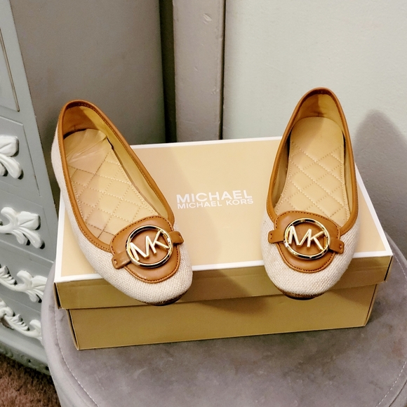 Michael Kors loafers two tone brown tan gold large emblem size 6 - Picture 6 of 14